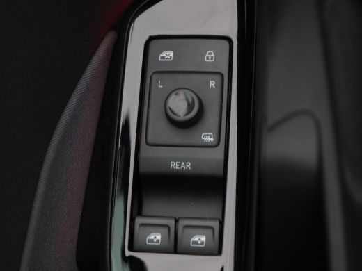 Volkswagen ID.3 First 58 kWh 204 Pk | Trekhaak Afneembaar | Adaptive Cruise | Virtual Cockpit | Stoelverwarming |... ActivLease financial lease