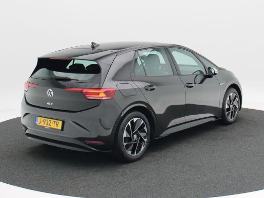 Volkswagen ID.3 First 58 kWh 204 Pk | Trekhaak Afneembaar | Adaptive Cruise | Virtual Cockpit | Stoelverwarming |... ActivLease financial lease