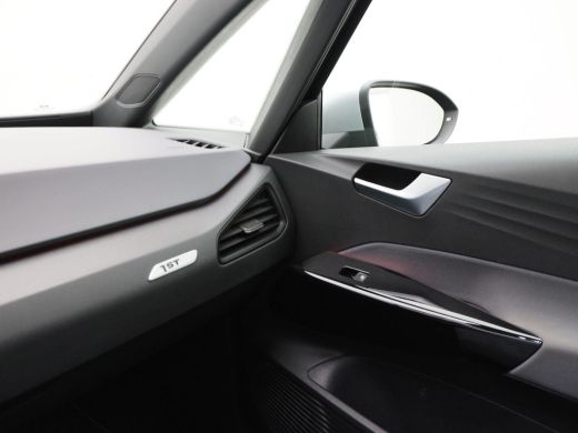 Volkswagen ID.3 First 58 kWh 204 Pk | Trekhaak Afneembaar | Adaptive Cruise | Virtual Cockpit | Stoelverwarming |... ActivLease financial lease