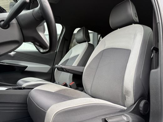 Volkswagen ID.3 First Plus 58 kWh | IQ-Light | Camera | Carplay | ActivLease financial lease