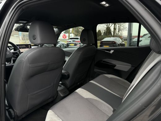 Volkswagen ID.3 First Plus 58 kWh | IQ-Light | Camera | Carplay | ActivLease financial lease