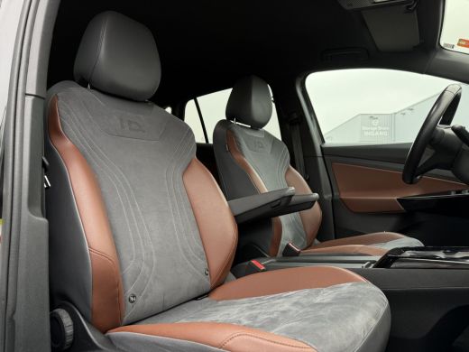 Volkswagen ID.4 First 77 kWh | Navi | Camera | Car Play | ActivLease financial lease