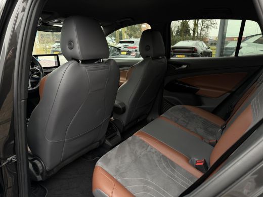 Volkswagen ID.4 First 77 kWh | Navi | Camera | Car Play | ActivLease financial lease