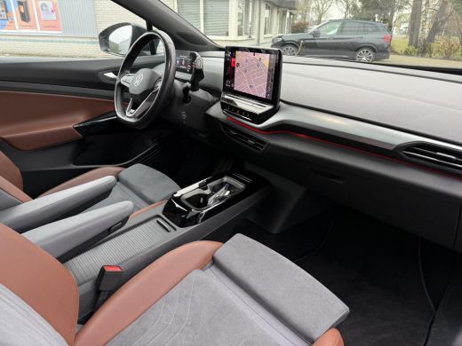 Volkswagen ID.4 First Max 77 kWh | Trekhaak | Panorama | IQ- Light | 360 Camera | ActivLease financial lease