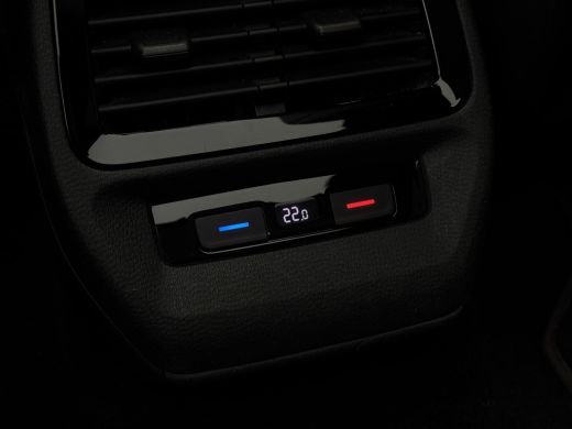 Volkswagen ID.4 First Max 77 kWh | Trekhaak | Panorama | IQ- Light | 360 Camera | ActivLease financial lease