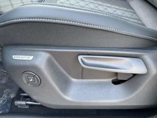 Volkswagen Tayron 1.5 eHybrid R-Line | Panorama dak | Trekhaak | ActivLease financial lease