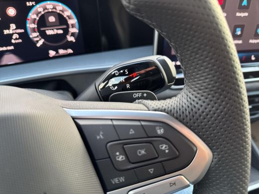 Volkswagen Tayron 1.5 eHybrid R-Line | Panorama dak | Trekhaak | ActivLease financial lease