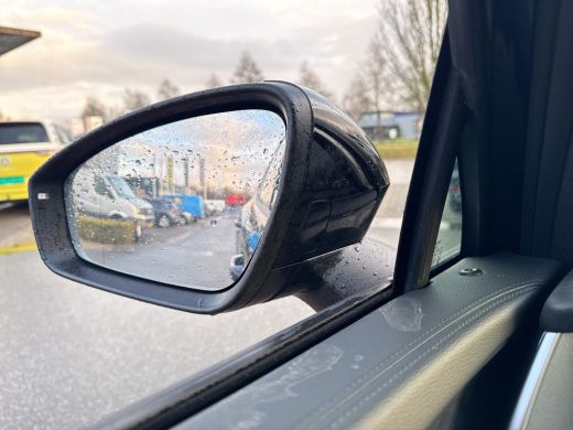 Volkswagen Tayron 1.5 eHybrid R-Line | Panorama dak | Trekhaak | ActivLease financial lease