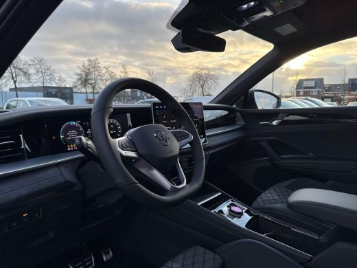 Volkswagen Tayron 1.5 eHybrid R-Line | Panorama dak | Trekhaak | ActivLease financial lease