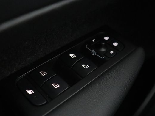 Volvo  XC40 1.5 T2 Business Pro | Trekhaak | Camera | Carplay | Adaptive cruise | Keyless | Full LED | Naviga... ActivLease financial lease