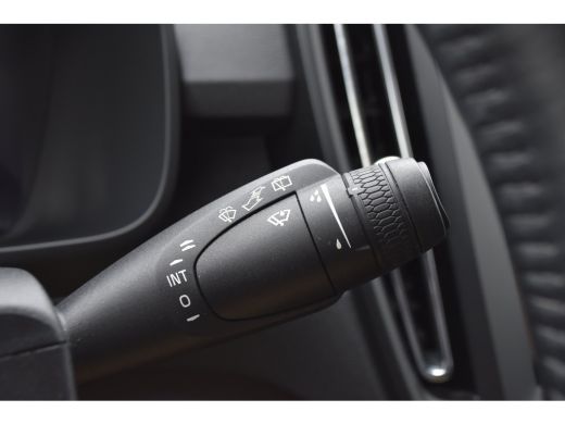 Volvo  XC40 1.5 T2 Momentum Core | Achteruitrijcamera | Apple Carplay/Android Auto|telefoonintegratie premium... ActivLease financial lease