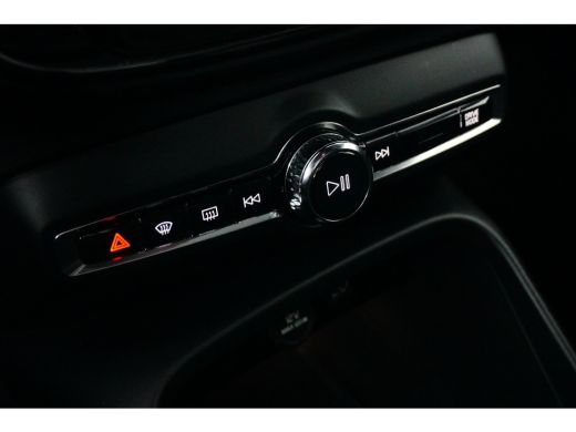 Volvo  XC40 T5 Plus Dark | Trekhaak | BLIS | Harman Kardon | Panoramadak | ActivLease financial lease