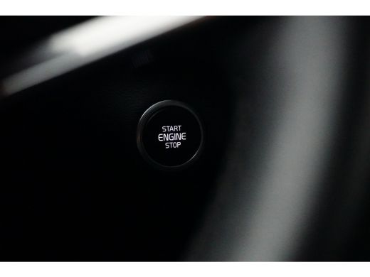 Volvo  XC40 T5 Plus Dark | Trekhaak | BLIS | Harman Kardon | Panoramadak | ActivLease financial lease