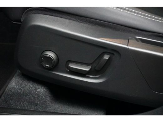 Volvo  XC40 T5 Plus Dark | Trekhaak | BLIS | Harman Kardon | Panoramadak | ActivLease financial lease