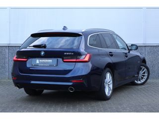 BMW 3 Serie Touring 330e Business Edition Plus Individual / Leder / LED /