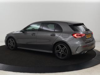 Mercedes-Benz A-Klasse 180 AMG | Stoelverwarming | Leder/Alcantara | Sfeerverlichting | Widescreen | Full LED | Park Ass...