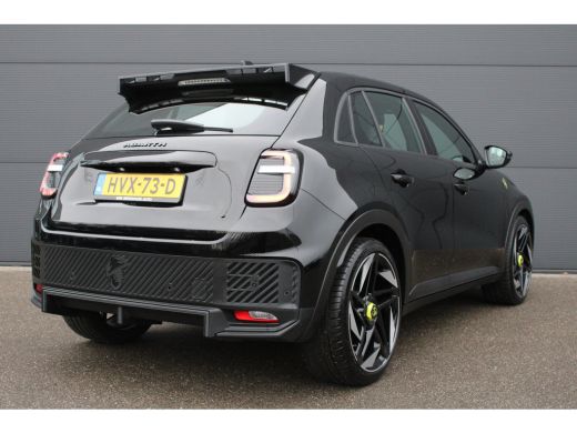 Abarth 600e Turismo 54 kWh | Origineel NL auto | Nieuwprijs &euro;45.000,- | Lage kilometerstand | BTW | Uniek | ActivLease financial lease