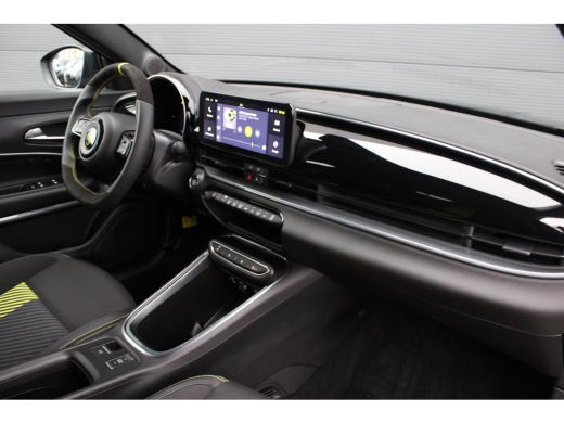 Abarth 600e Turismo 54 kWh | Origineel NL auto | Nieuwprijs &euro;45.000,- | Lage kilometerstand | BTW | Uniek | ActivLease financial lease