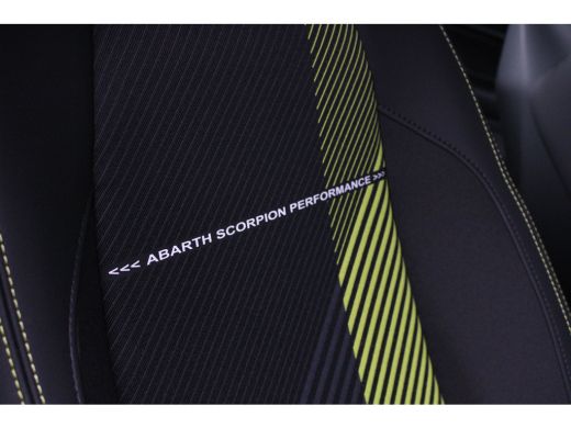 Abarth 600e Turismo 54 kWh | Origineel NL auto | Nieuwprijs &euro;45.000,- | Lage kilometerstand | BTW | Uniek | ActivLease financial lease