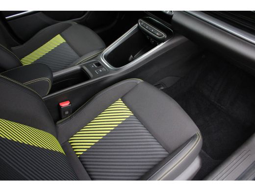 Abarth 600e Turismo 54 kWh | Origineel NL auto | Nieuwprijs &euro;45.000,- | Lage kilometerstand | BTW | Uniek | ActivLease financial lease