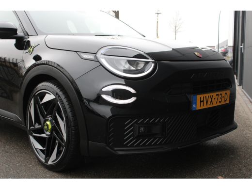 Abarth 600e Turismo 54 kWh | Origineel NL auto | Nieuwprijs &euro;45.000,- | Lage kilometerstand | BTW | Uniek | ActivLease financial lease