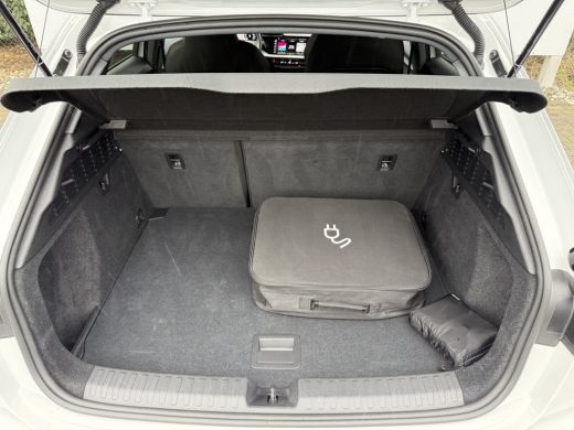 Audi A3 Sportback 45 TFSI e S-line | Navi | CarPlay | ACC | Camera | LED ActivLease financial lease