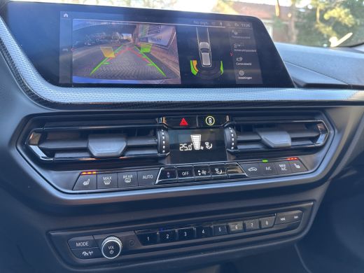 BMW 1 Serie 118IA 140PK AUT. HIGH EXECUTIVE SPORT PANORAMADAK/CAMERA/LEDER**** ActivLease financial lease