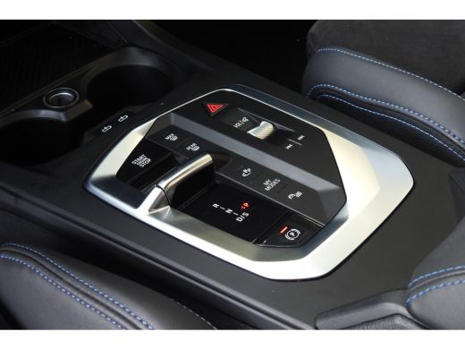 BMW 1 Serie 120 M Sport Automaat / Sportstoelen / Achteruitrijcamera / M Adaptief onderstel / Stoelverwarming ActivLease financial lease