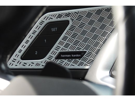 BMW iX1 xDrive30 M Sport / Sportstoelen / Achteruitrijcamera / M Adaptief onderstel / Comfort Access / Ad... ActivLease financial lease