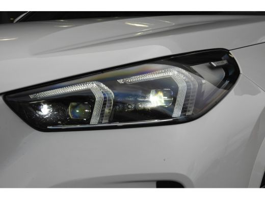 BMW iX1 xDrive30 M Sport / Sportstoelen / Achteruitrijcamera / M Adaptief onderstel / Comfort Access / Ad... ActivLease financial lease