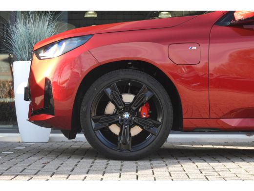 BMW X3 30e xDrive M Sport Automaat / Panoramadak / Trekhaak / Sportstoelen / Stoelventilatie / Stuurverw... ActivLease financial lease