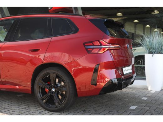 BMW X3 30e xDrive M Sport Automaat / Panoramadak / Trekhaak / Sportstoelen / Stoelventilatie / Stuurverw... ActivLease financial lease