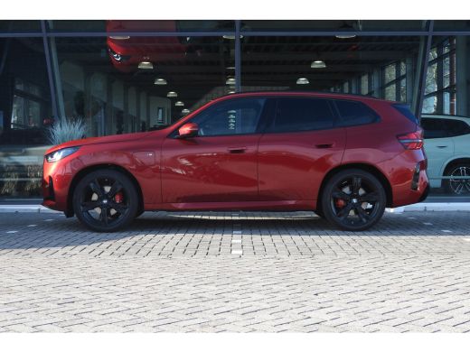 BMW X3 30e xDrive M Sport Automaat / Panoramadak / Trekhaak / Sportstoelen / Stoelventilatie / Stuurverw... ActivLease financial lease