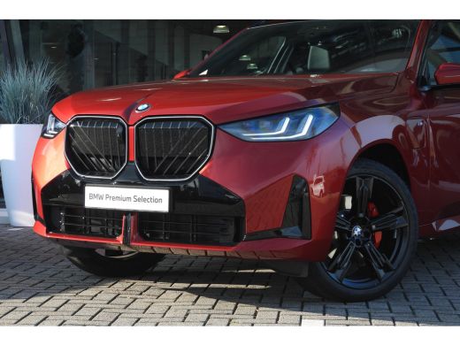BMW X3 30e xDrive M Sport Automaat / Panoramadak / Trekhaak / Sportstoelen / Stoelventilatie / Stuurverw... ActivLease financial lease
