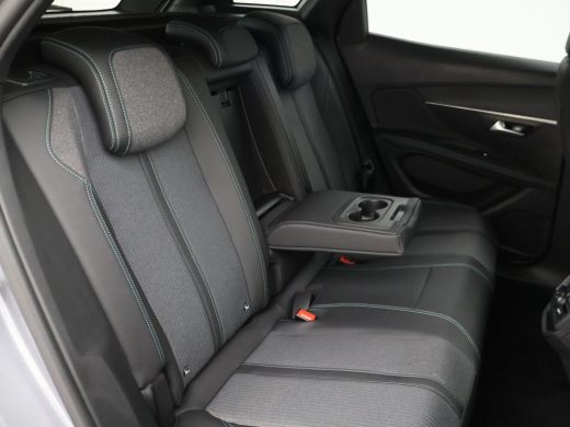Peugeot 3008 1.6 HYbrid 225 PK PHEV ALLURE PACK + 19 INCH | ADAPTIVE CRUISE | CAMERA | NAVIGATIE | CARPLAY ActivLease financial lease