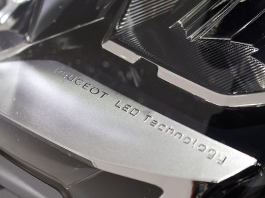 Peugeot 3008 1.6 HYbrid 225 PK PHEV ALLURE PACK + 19 INCH | ADAPTIVE CRUISE | CAMERA | NAVIGATIE | CARPLAY ActivLease financial lease