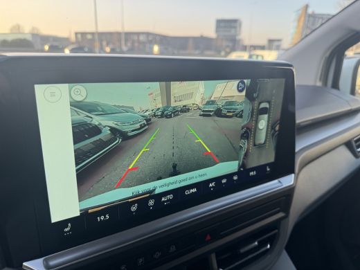 Volkswagen e-Transporter L2 Bulli 218PK | 360 camera | draadloos app connect | trekhaak ActivLease financial lease