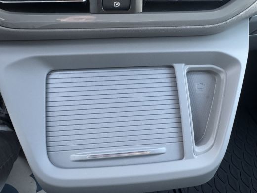 Volkswagen e-Transporter L2 Bulli 218PK | 360 camera | draadloos app connect | trekhaak ActivLease financial lease