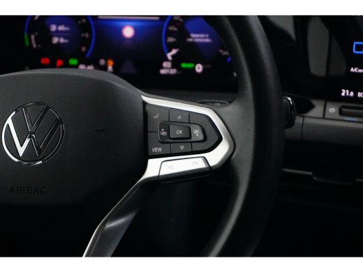 Volkswagen Golf 1.4 eHybrid 204PK PHEV | NAVIGATIE |  CAMERA | MEMORY STOEL | CRUISE CONTROL | 17INCH | FULL LED ActivLease financial lease