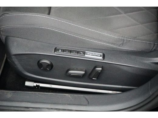 Volkswagen Golf 1.4 eHybrid 204PK PHEV | NAVIGATIE |  CAMERA | MEMORY STOEL | CRUISE CONTROL | 17INCH | FULL LED ActivLease financial lease