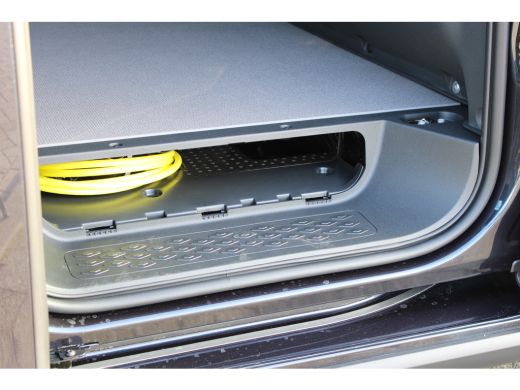 Volkswagen ID. Buzz Cargo Cargo Bulli edition 79 kWh | 286 pk | Trekhaak | Achterdeuren | 19" Velgen 'Tilburg' | Navi | Cru... ActivLease financial lease