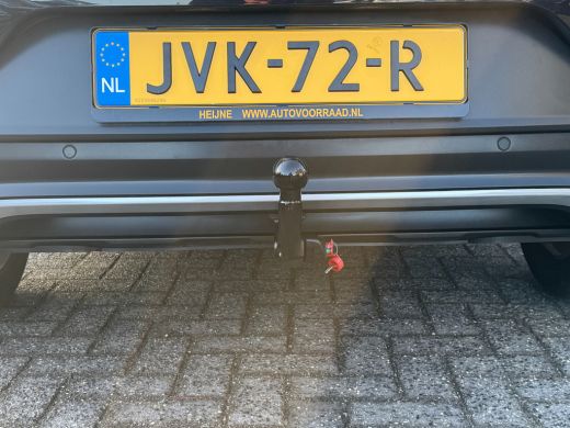 Volkswagen T-Roc 1.5 TSI 150PK SPORT TREKHAAK/NAVI/VIRTUAL ActivLease financial lease