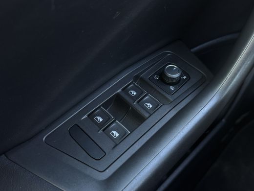 Volkswagen T-Roc 1.5 TSI 150PK SPORT TREKHAAK/NAVI/VIRTUAL ActivLease financial lease