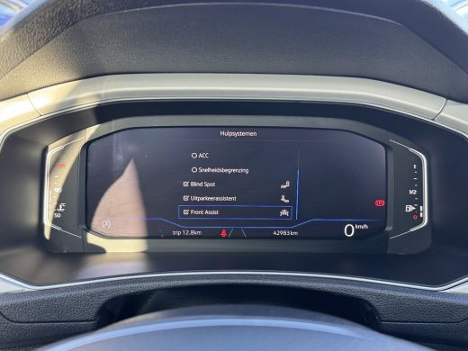 Volkswagen T-Roc 1.5 TSI 150PK SPORT TREKHAAK/NAVI/VIRTUAL ActivLease financial lease