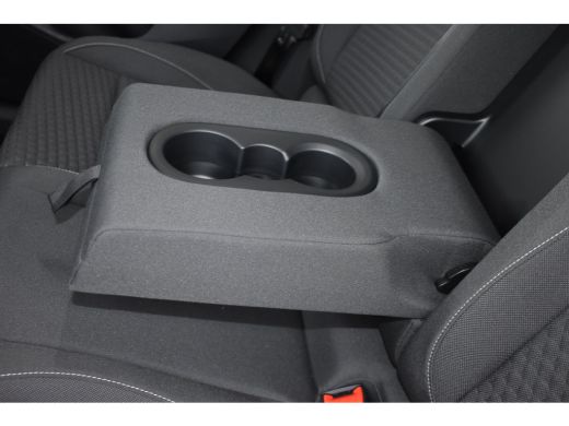 Volkswagen T-Roc Life First Edition Inclusief &euro;2000,- inruilvoordeel | 'App-Connect' draadloze smartphone integrat... ActivLease financial lease