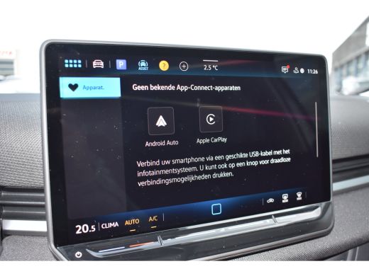 Volkswagen T-Roc Life First Edition Inclusief &euro;2000,- inruilvoordeel | 'App-Connect' draadloze smartphone integrat... ActivLease financial lease