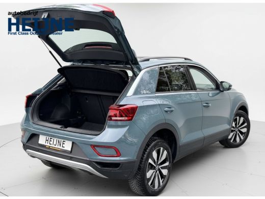 Volkswagen T-Roc TSI 115PK LIFE GOAL EDITION NAVI/CARPLAY/STOELVERWARMING FABRIEKS GARANTIE ActivLease financial lease