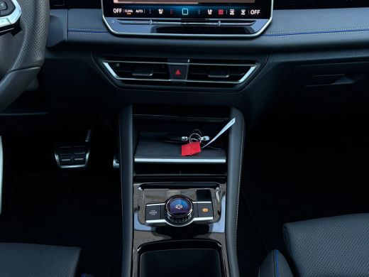 Volkswagen Tiguan R-Line Edition - eHybrid Inclusief &euro;2000,- inruilvoordeel| 'App-Connect' draadloze smartphone int... ActivLease financial lease