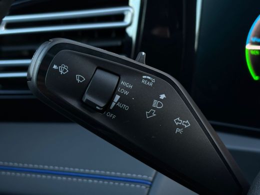 Volkswagen Tiguan R-Line Edition - eHybrid Inclusief &euro;2000,- inruilvoordeel| 'App-Connect' draadloze smartphone int... ActivLease financial lease