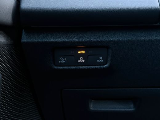 Volkswagen Tiguan R-Line Edition - eHybrid Inclusief &euro;2000,- inruilvoordeel| 'App-Connect' draadloze smartphone int... ActivLease financial lease